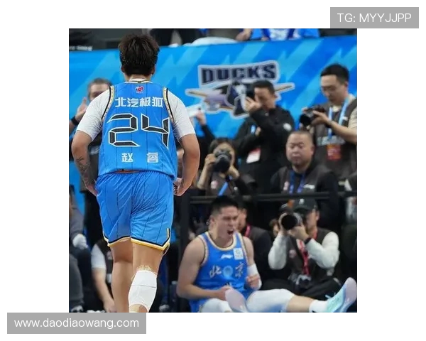 陈盈骏期待曾凡博回归提振士气助球队冲击新高度盼其尽快调整状态重返赛场